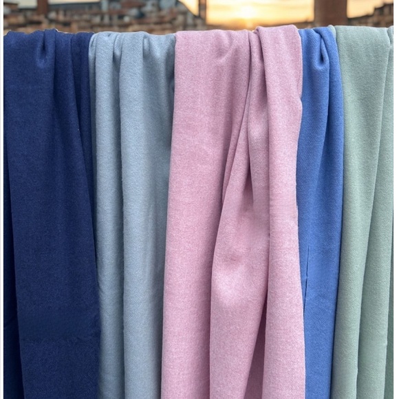 NWT Cashmere woven knit oversized scarf wrap - made in Italy 80” x 27” - Picture 6 of 10